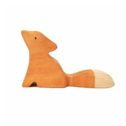 Renard Assis En Bois Brin D'Ours