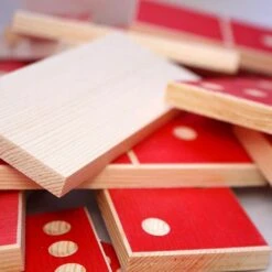 Grand Jeu De Dominos En Bois Du Queyras -Point De Jouet dominos en bois les jouets du queyras 4