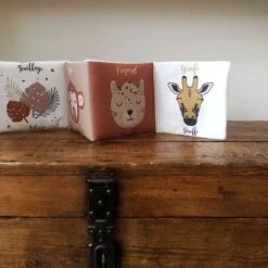 Livre D'éveil En Tissu - Les Animaux De La Savane -Point De Jouet livre en tissu savane carotte et compagnie 4